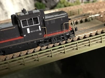 KATO DE10（JR九州仕様2両セット）入線: TYPESの鉄道日記